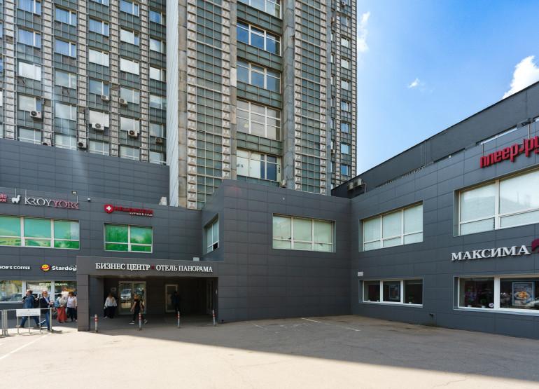 Панорама: Вид входной группы снаружи